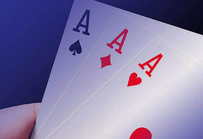 How to play 3 card poker?